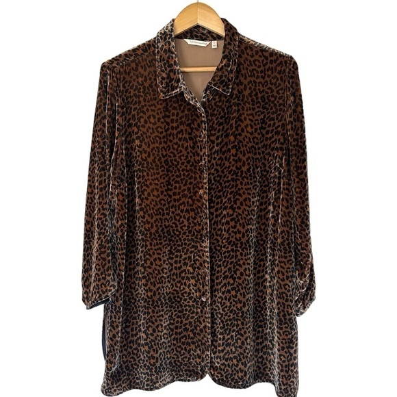 NWOT Soft Surroundings Icon Silk Velvet Poets Shirt in Animal Print Size L - Picture 2 of 10